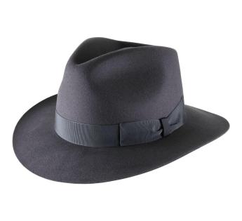 Fedora traveller Heritage Traveller